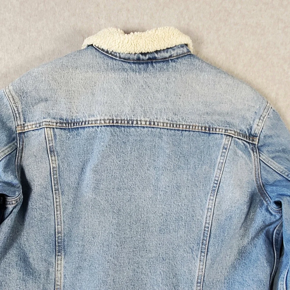Levis Mens Type III Sherpa Trucker Jacket Light Wash Denim Faux Fur Lined Large